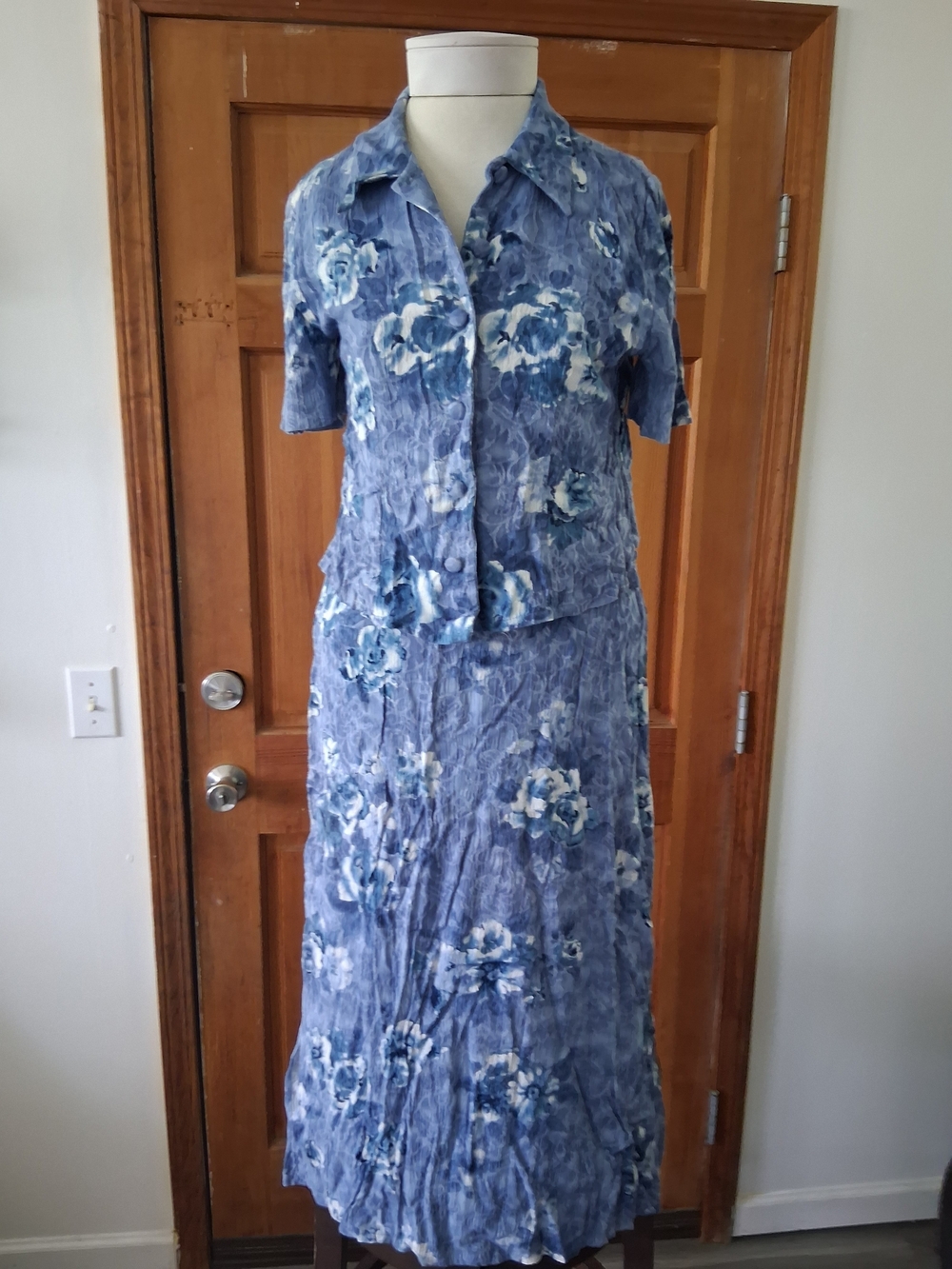 karin stevens Blue Floral Button-Front Midi Dress